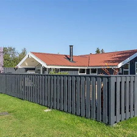 Two-bedroom Holiday In * Hals