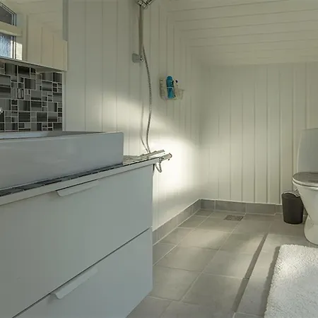 Two-bedroom Holiday In * Hals