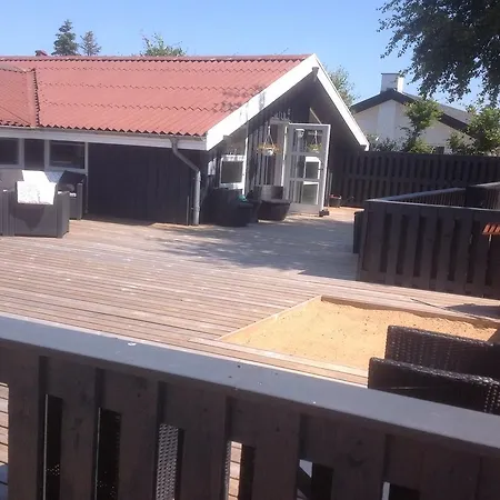 Two-bedroom Holiday In 펜션 *