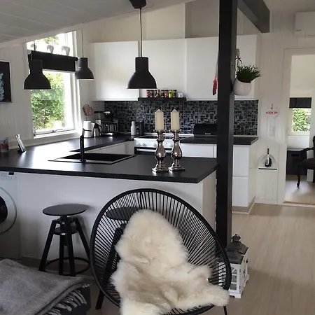 Two-bedroom Holiday In 펜션 *